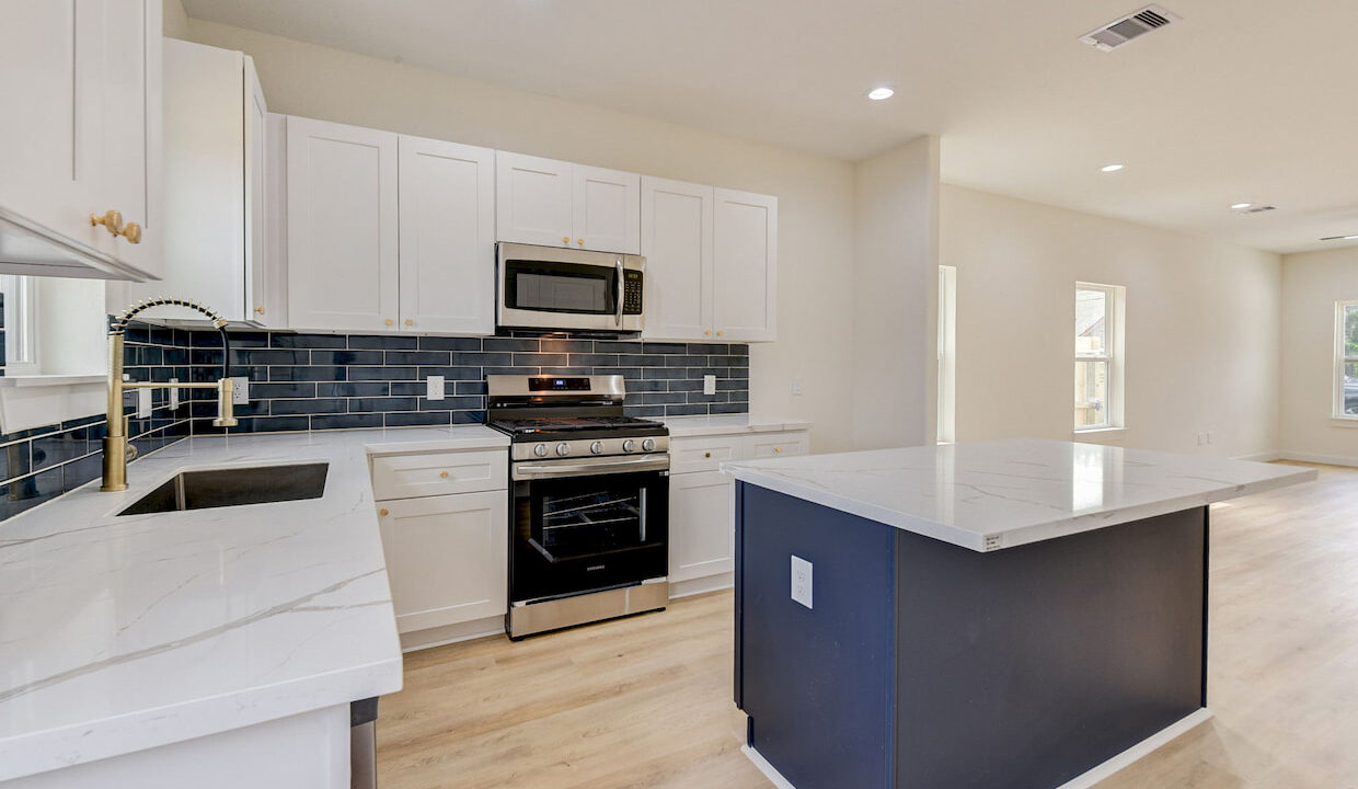 17-web-or-mls-8047-jeffery-st