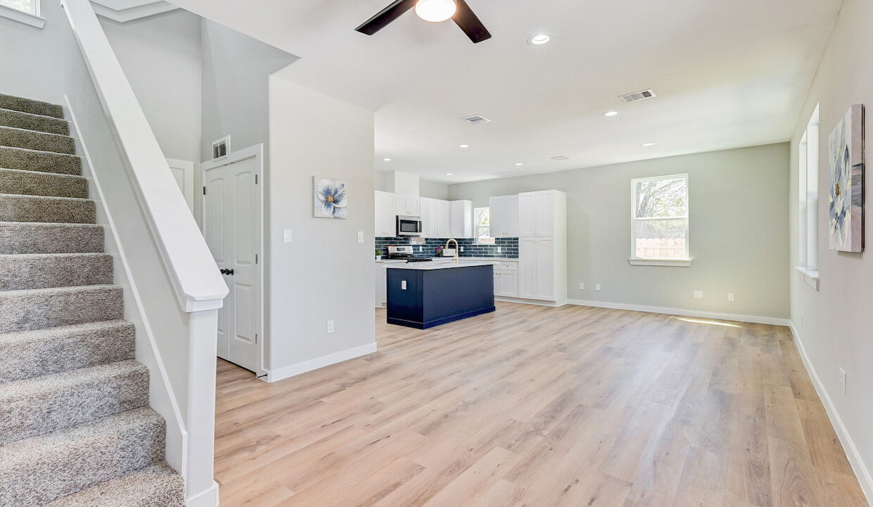 19-web-or-mls-8404-tate-st-23-a