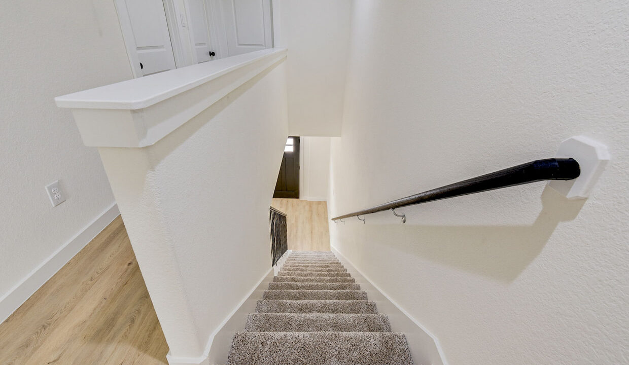 22-web-or-mls-8047-jeffery-st