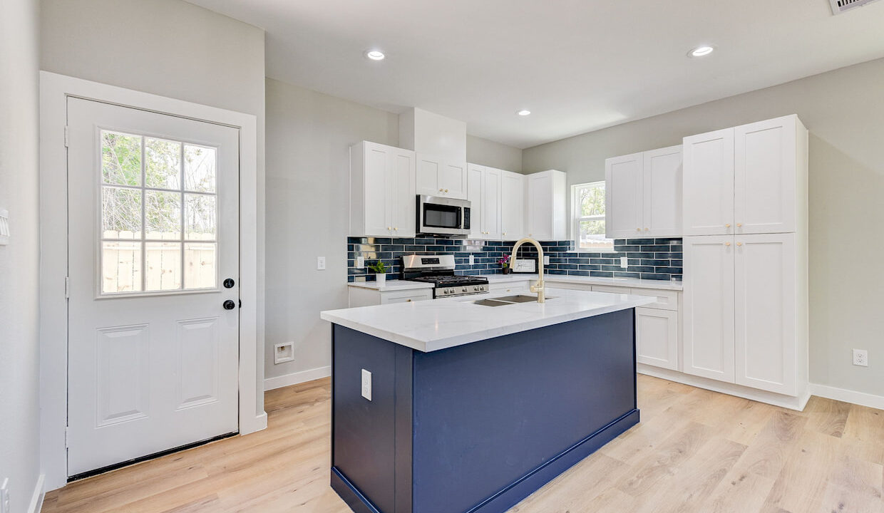 9-web-or-mls-8404-tate-st-23-a (1)