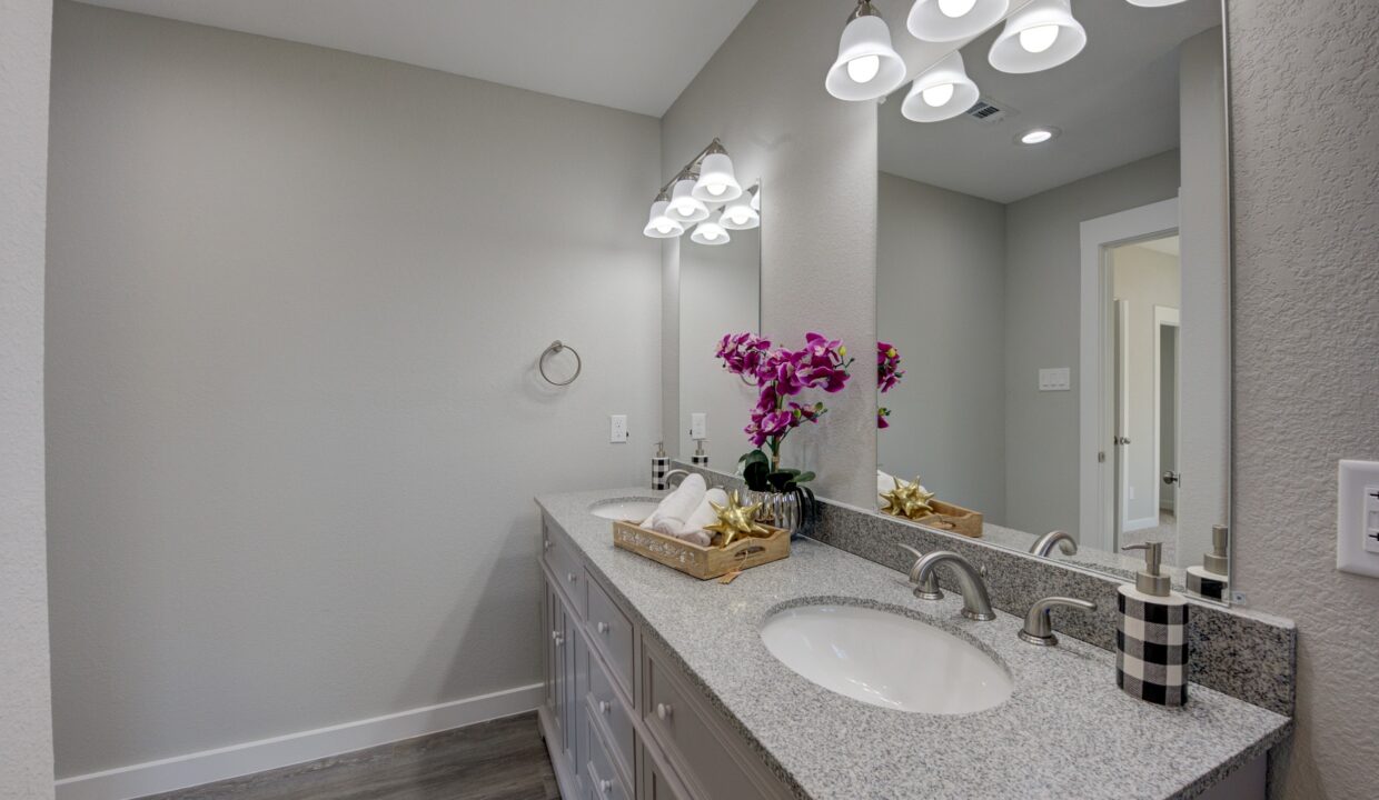 _CRP9076_77_78_79_80